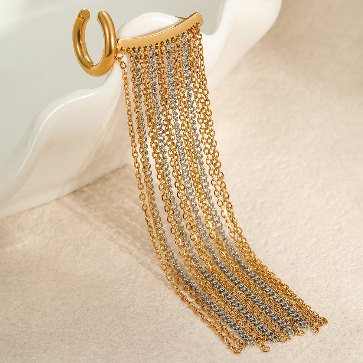 LOLA EAR CUFF