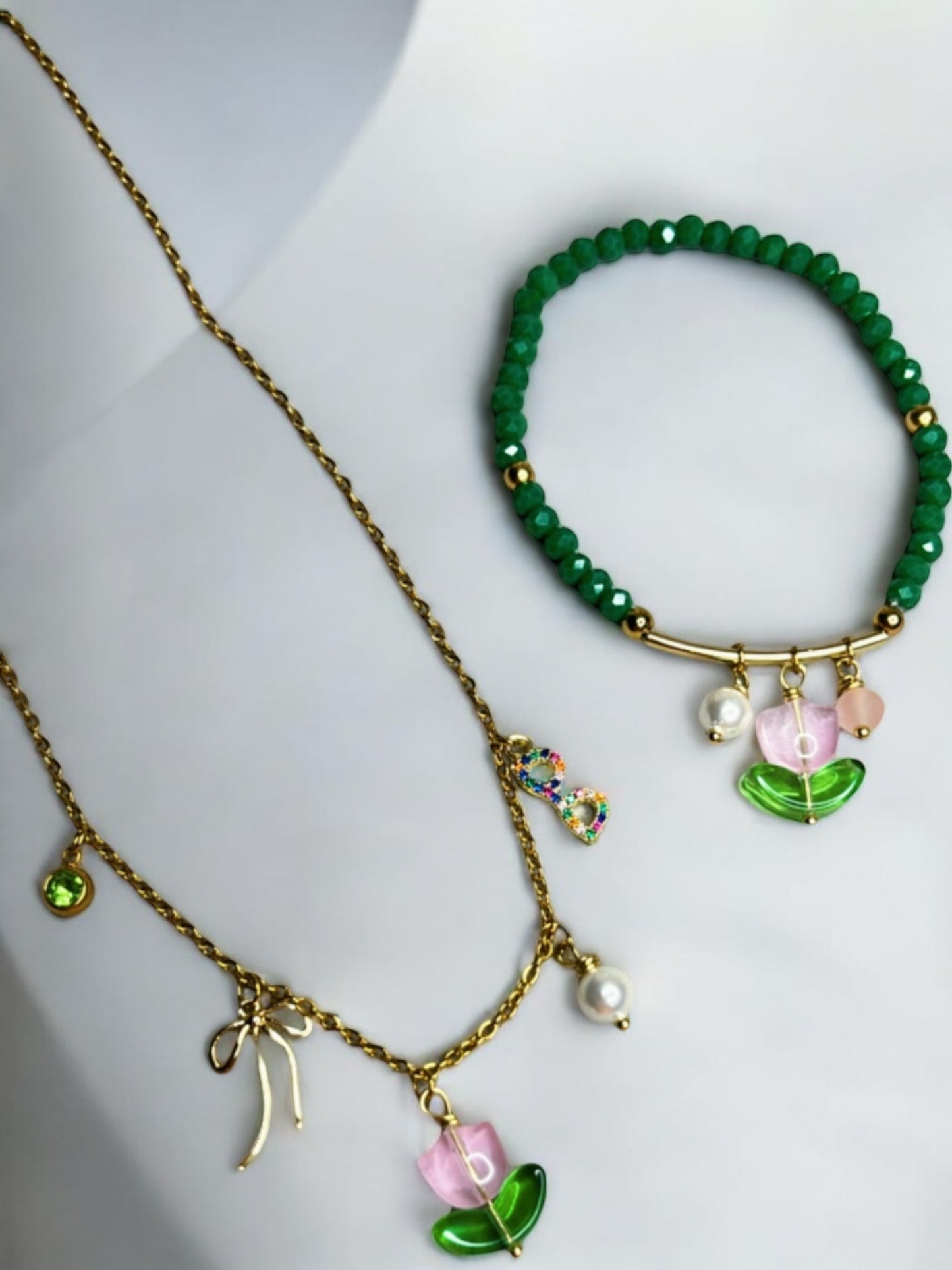 TULIPAN NECKLACES