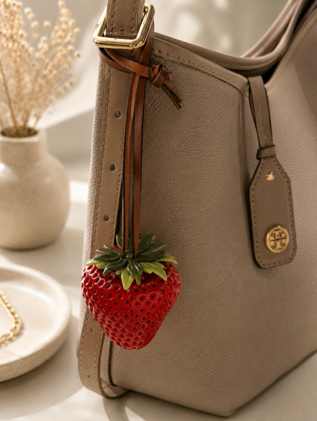LA FRESA CHARM